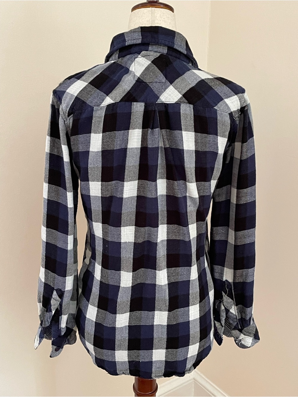 Rails Hunter Plaid Button Front Shirt Navy Gray White Small - Picture 5 of 7